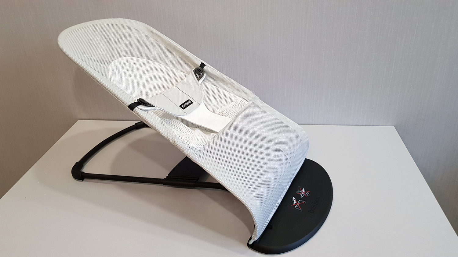 Шезлонг-баунсер BabyBjorn